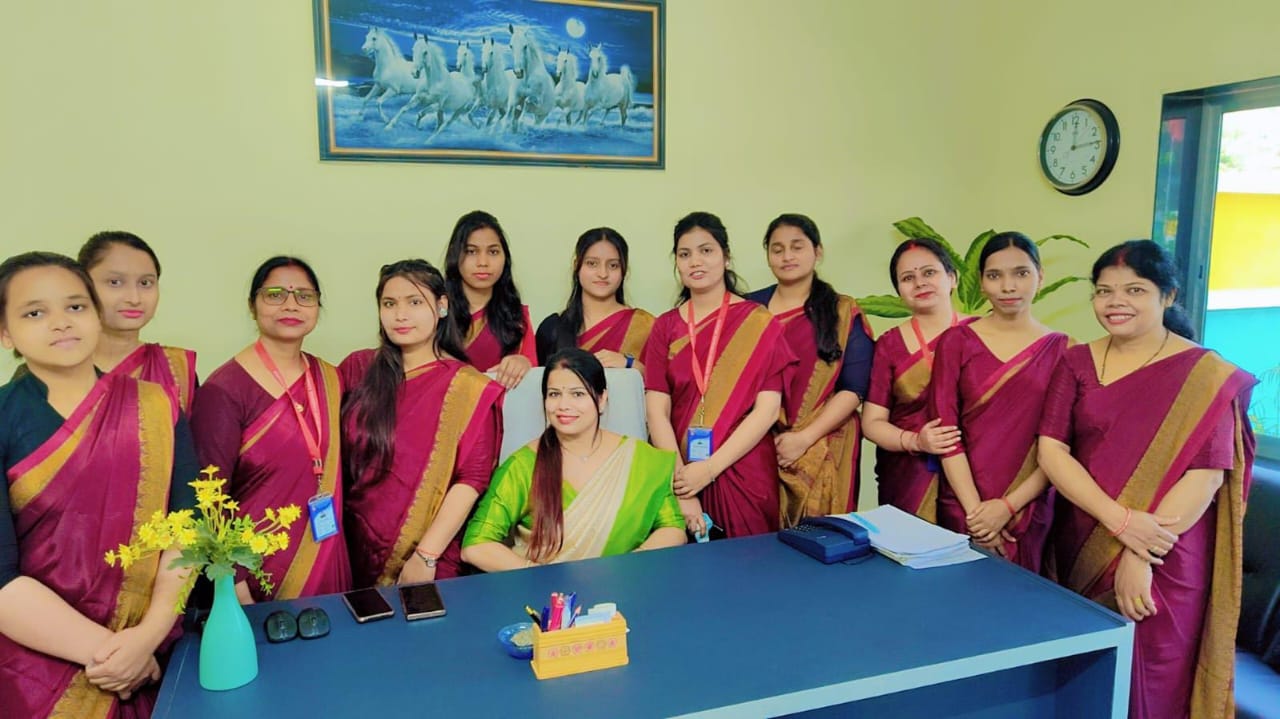 Principle_teacher_family_photo_model_inter_college-1.jpg